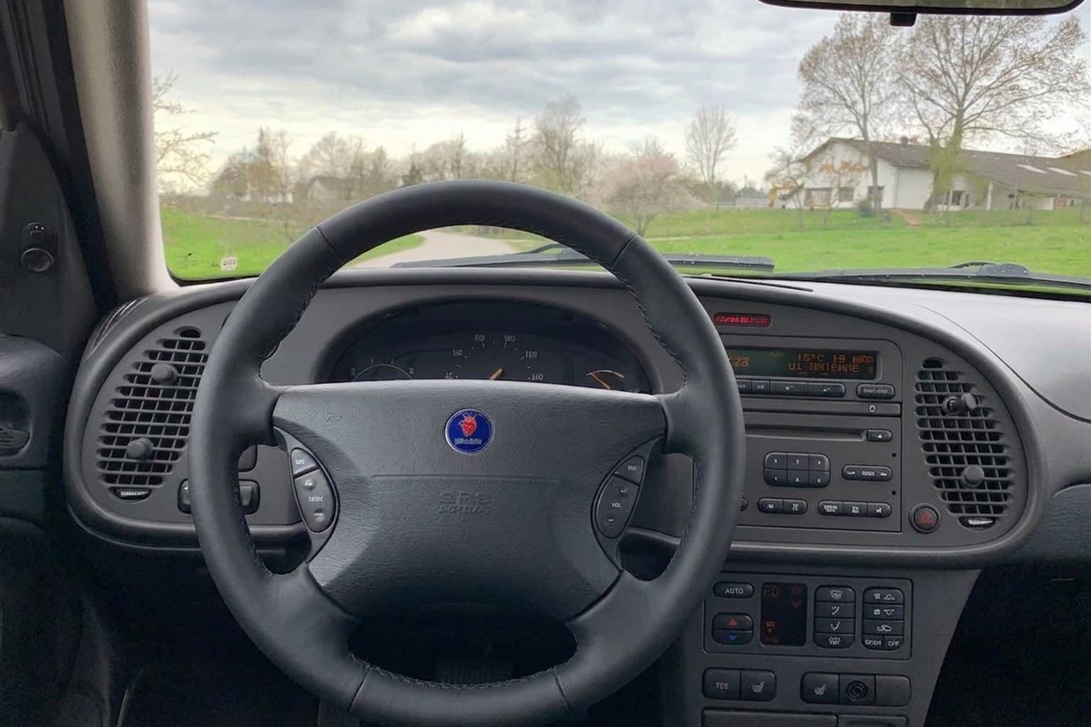 Салон Saab 9-3 Coupé — предпродажная подготовка салона | Автоателье BIRSON СПб