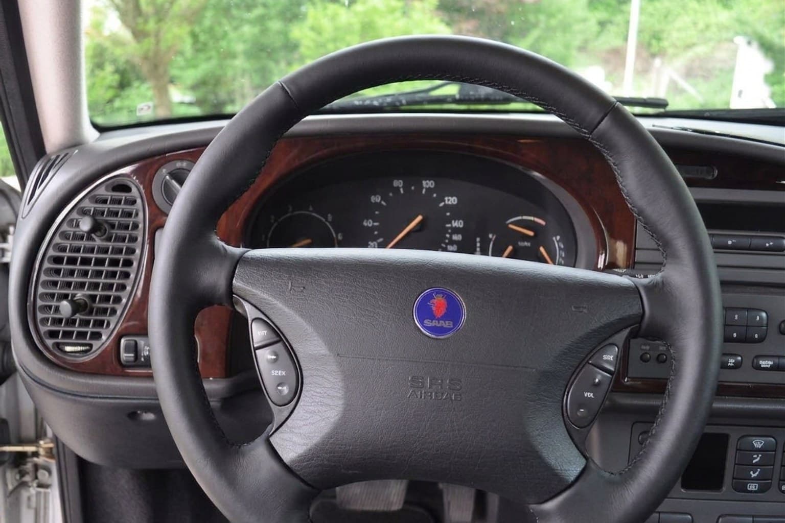 Салон Saab 9-3 — восстановление пластика | Автоателье BIRSON СПб