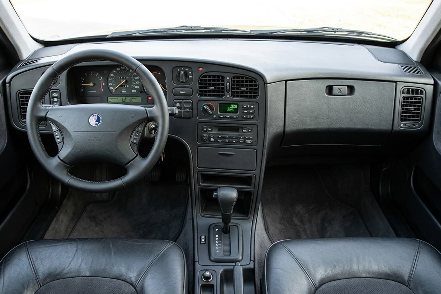 Салон Saab 9000 — замена ремней | Автоателье BIRSON СПб