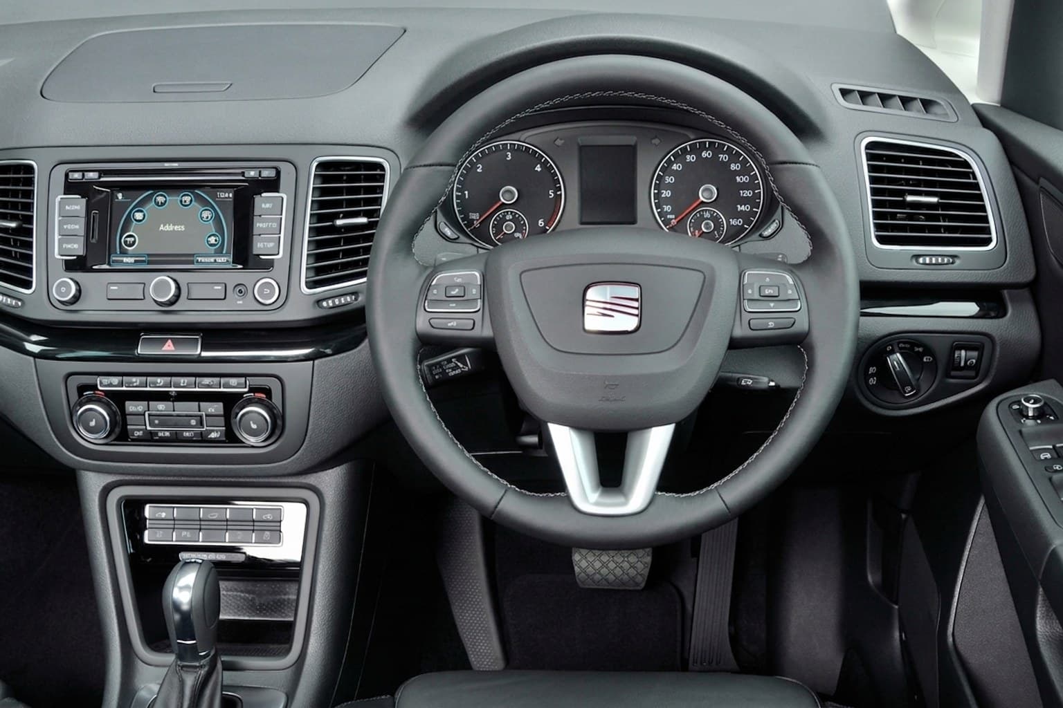 Салон Seat Alhambra — восстановление пластика | Автоателье BIRSON СПб