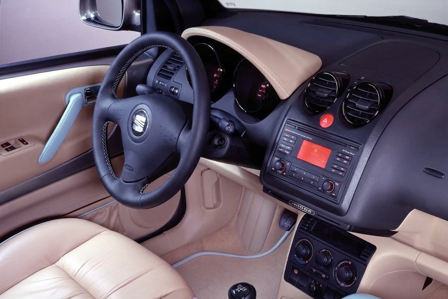 Салон Seat Arosa — ремонт шторок люка | Автоателье BIRSON СПб