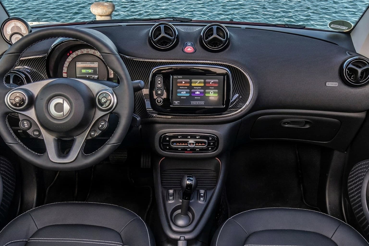 Салон Smart Fortwo cabrio — предпродажная подготовка салона | Автоателье BIRSON СПб