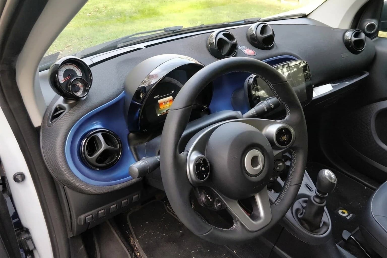 Салон Smart Roadster — ремонт шторок люка | Автоателье BIRSON СПб