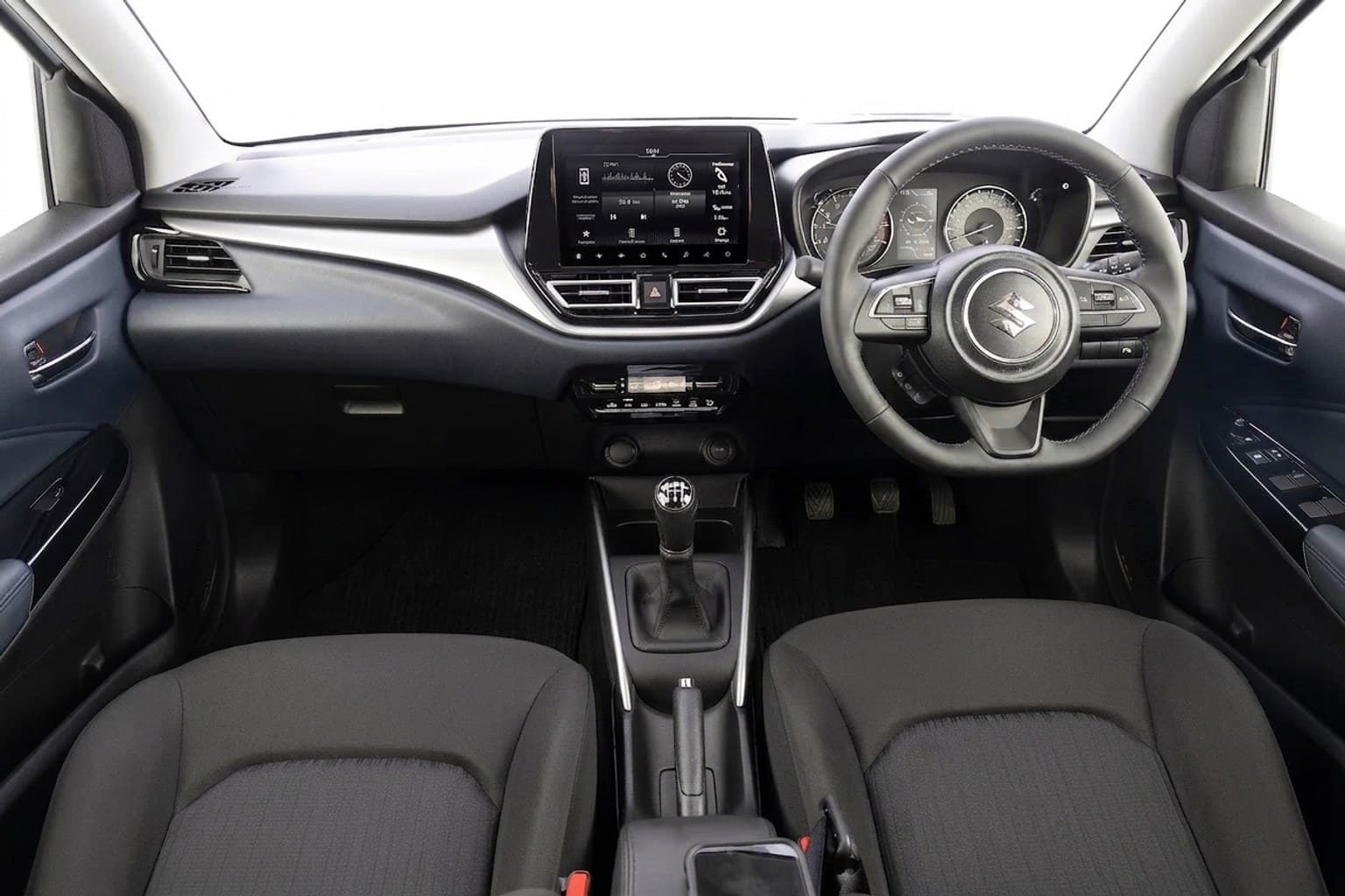 Салон Suzuki Baleno kombi — предпродажная подготовка салона | Автоателье BIRSON СПб