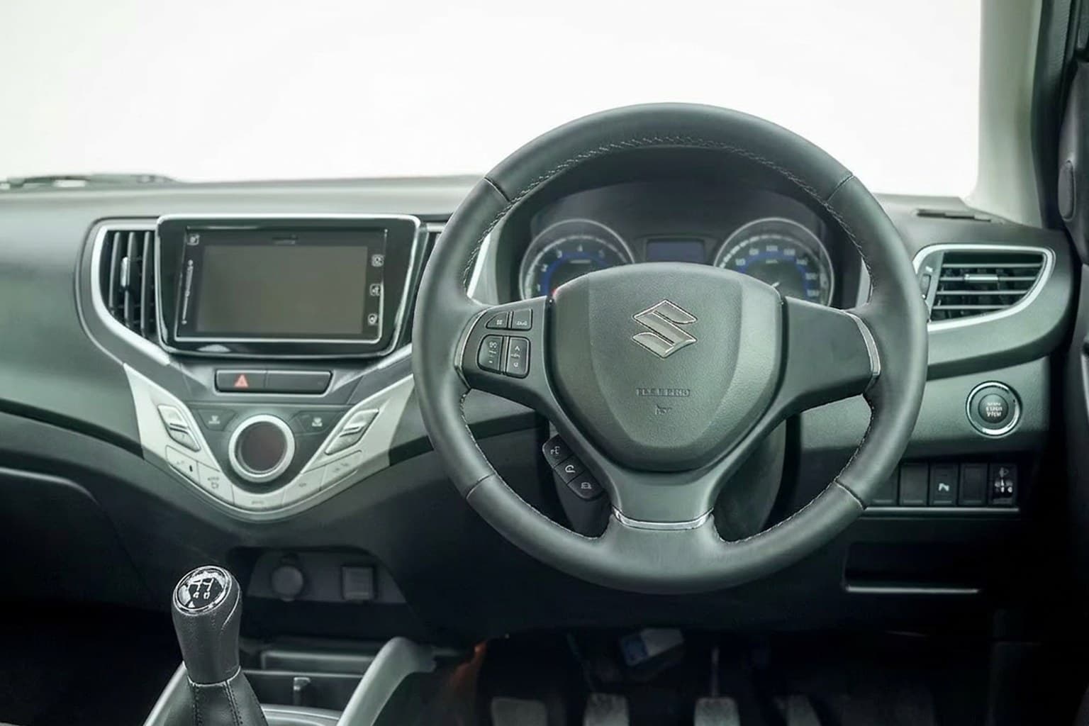 Салон Suzuki Baleno — предпродажная подготовка салона | Автоателье BIRSON СПб