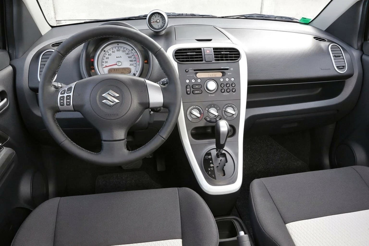 Салон Suzuki Splash — восстановление пластика | Автоателье BIRSON СПб