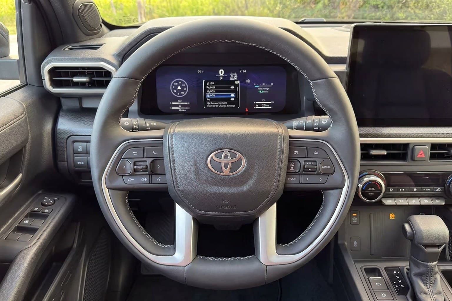 Салон Toyota 4-Runner — ремонт шторок люка | Автоателье BIRSON СПб