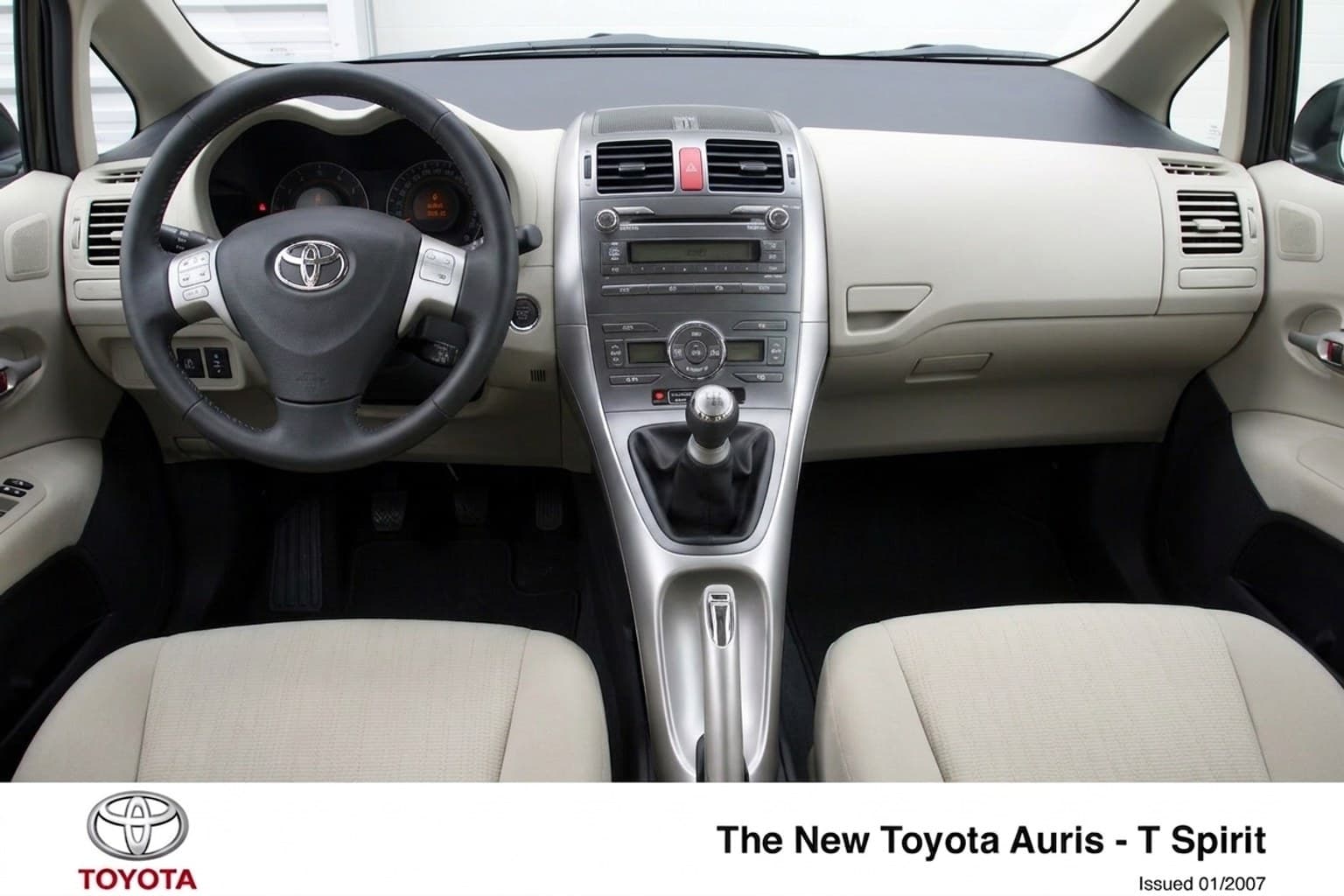 Салон Toyota Auris — ремонт шторок люка | Автоателье BIRSON СПб