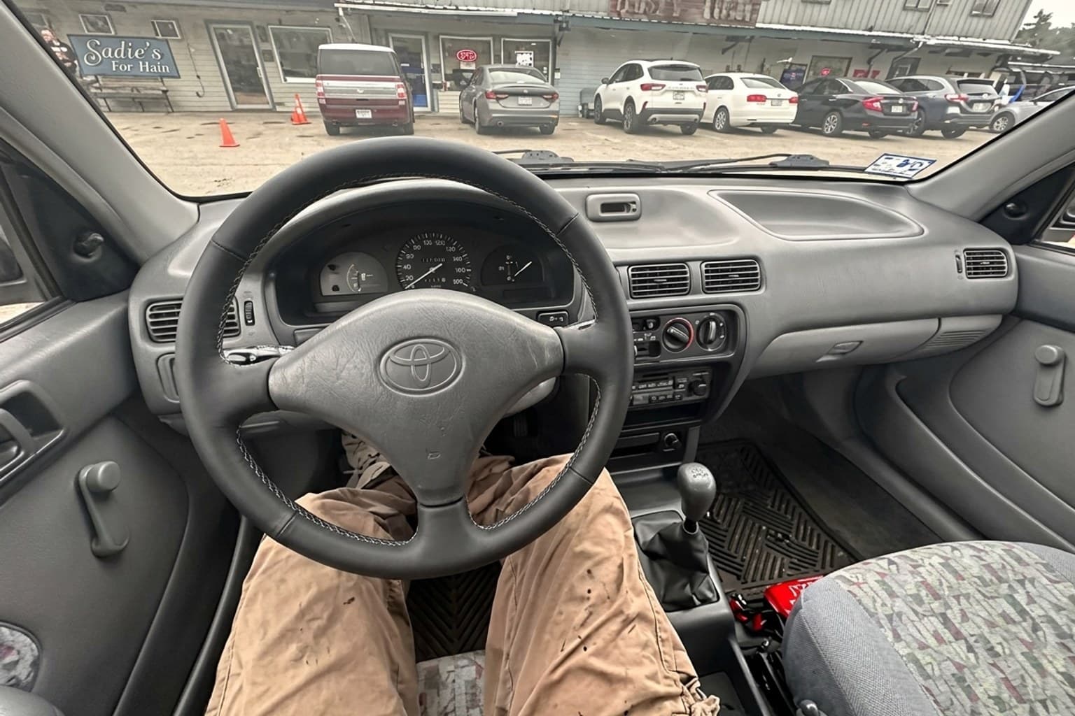 Салон Toyota Starlet — покраска руля | Автоателье BIRSON СПб