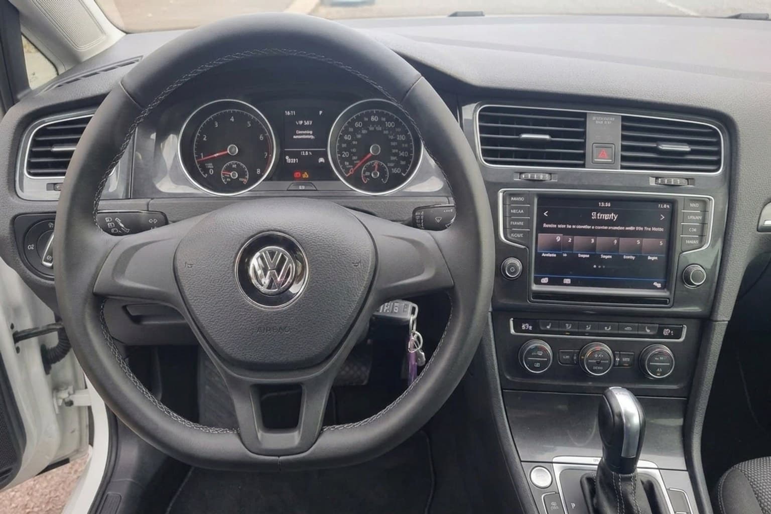 Салон Volkswagen Caddy Van — предпродажная подготовка салона | Автоателье BIRSON СПб