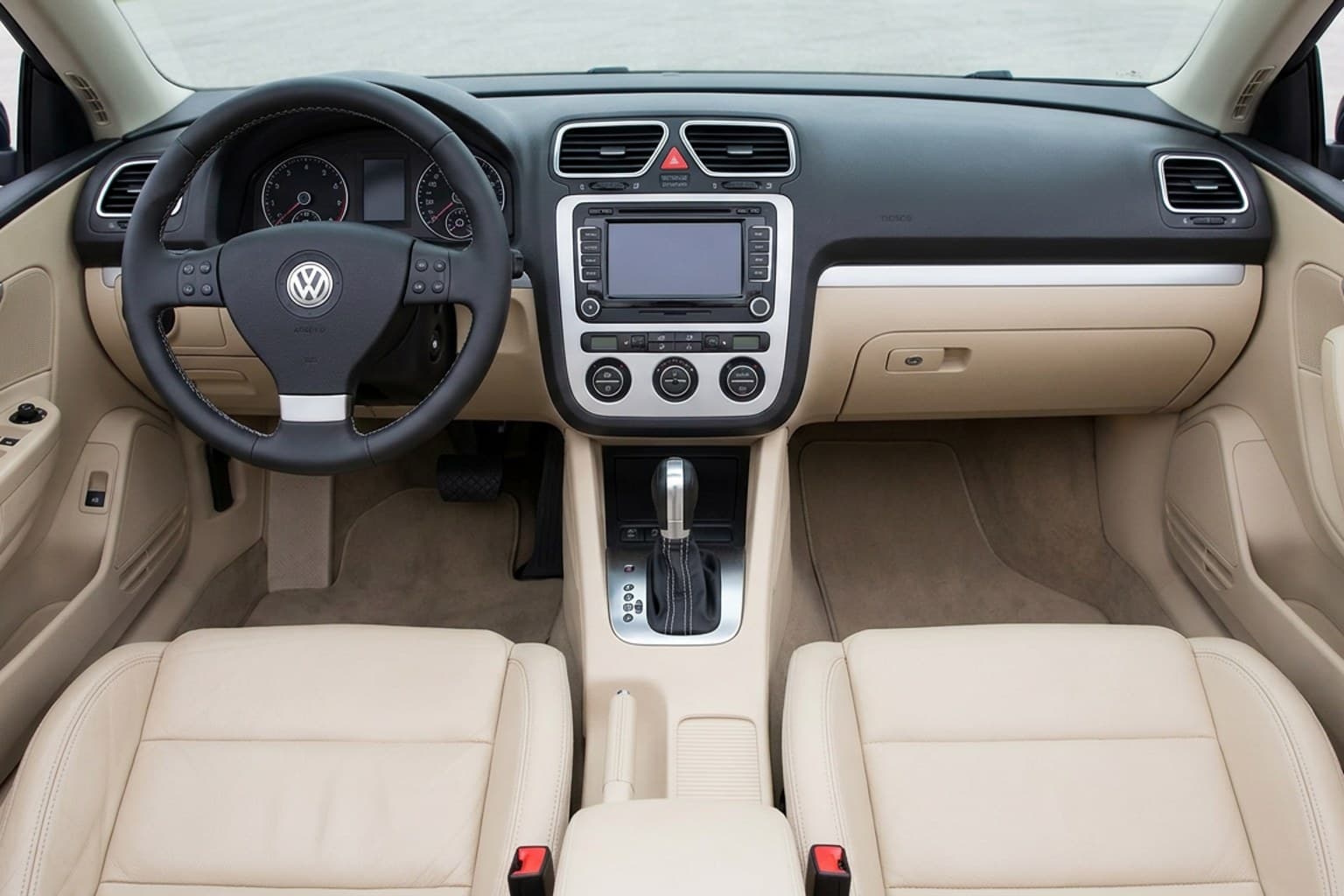 Салон Volkswagen Eos — ремонт шторок люка | Автоателье BIRSON СПб