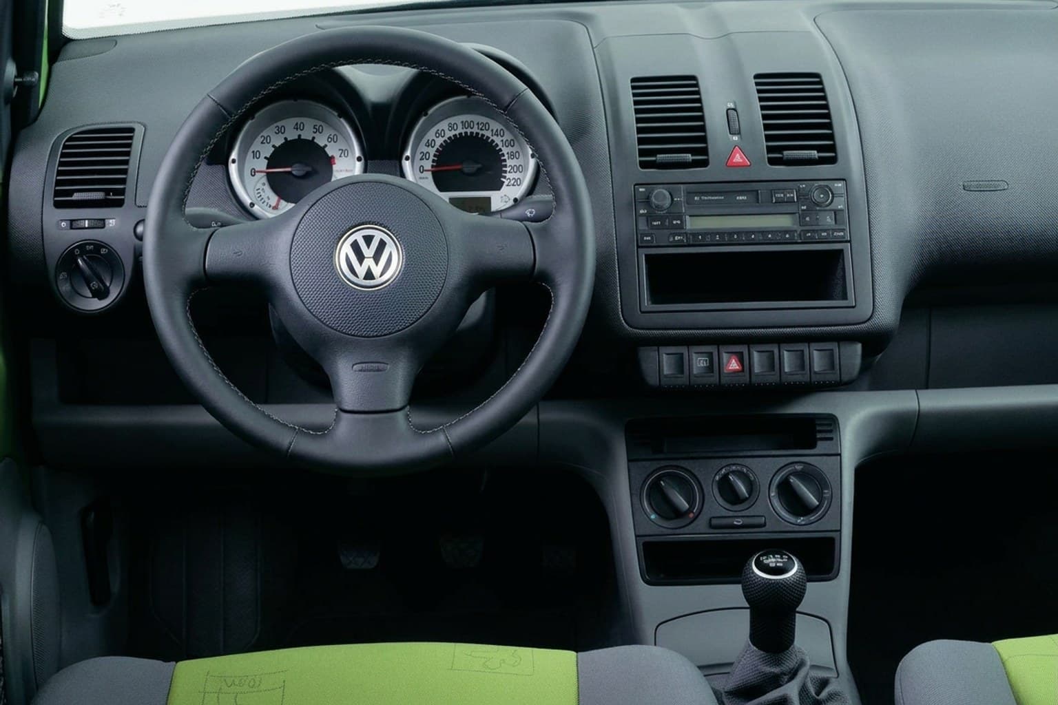 Салон Volkswagen Lupo — ремонт шторок люка | Автоателье BIRSON СПб