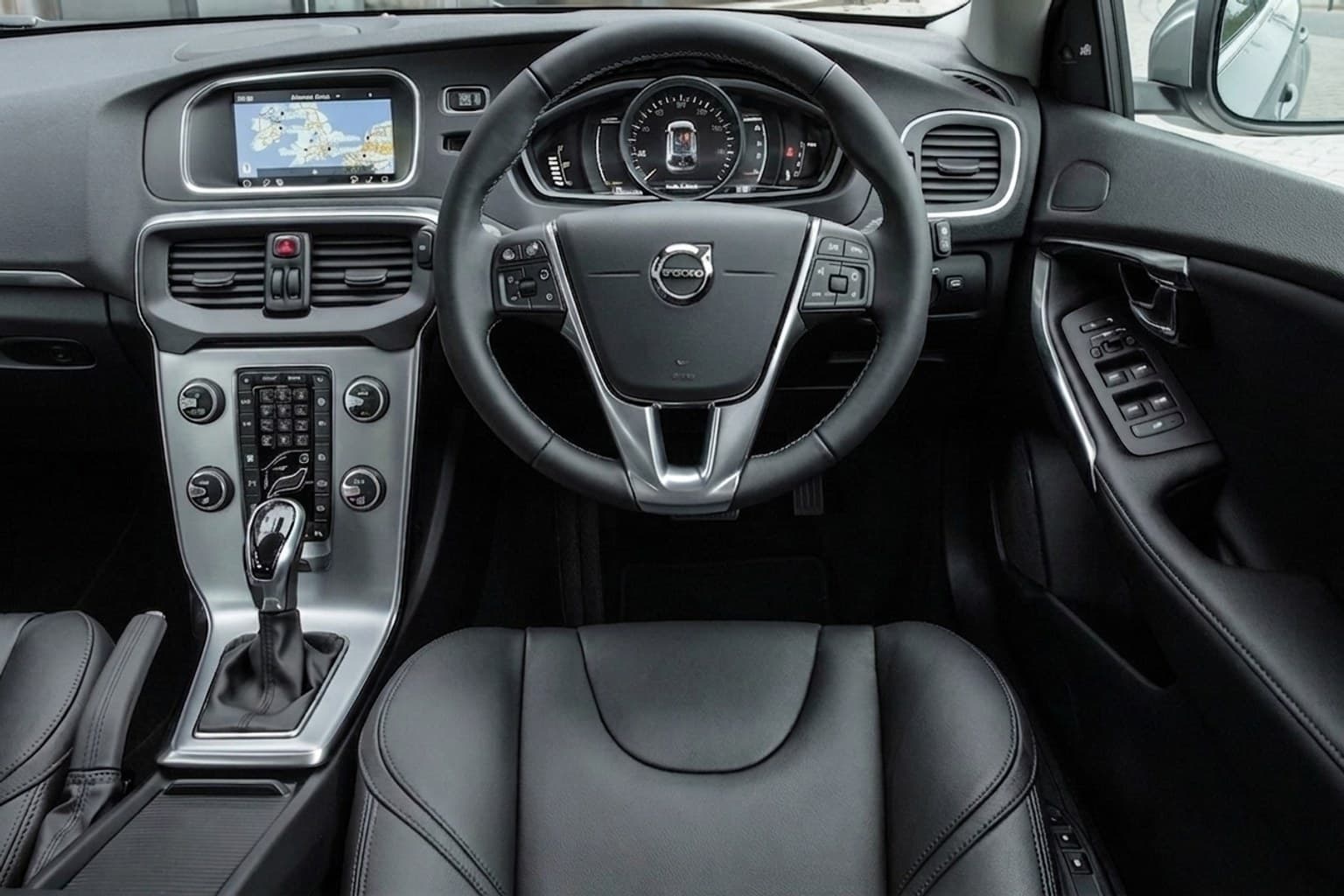 Салон Volvo V40 — ремонт шторок люка | Автоателье BIRSON СПб