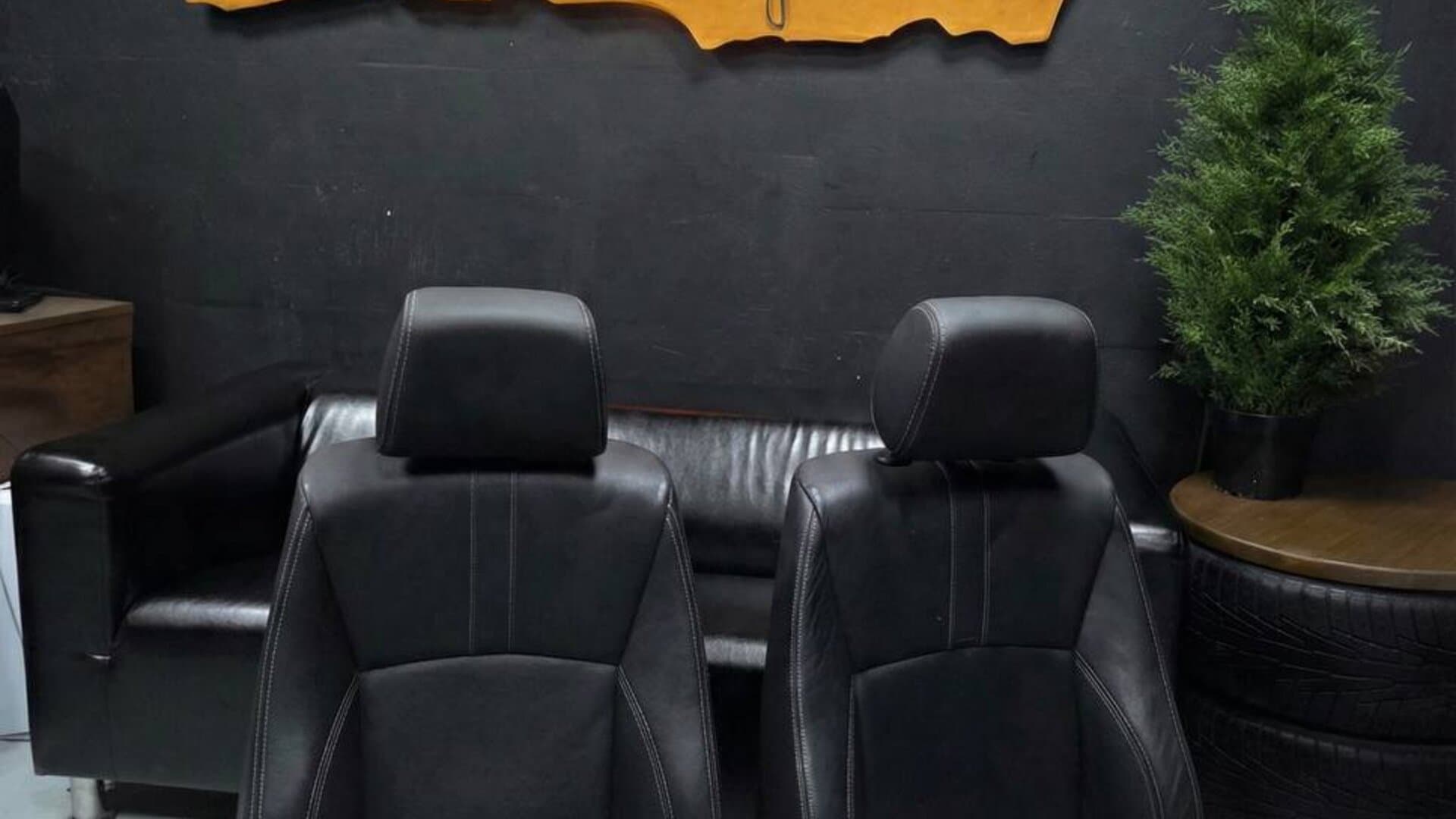 Интерьер салона автомобиля