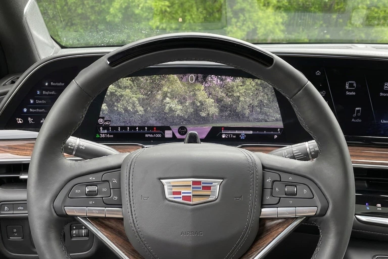 Салон Cadillac Escalade — предпродажная подготовка салона | Автоателье BIRSON СПб