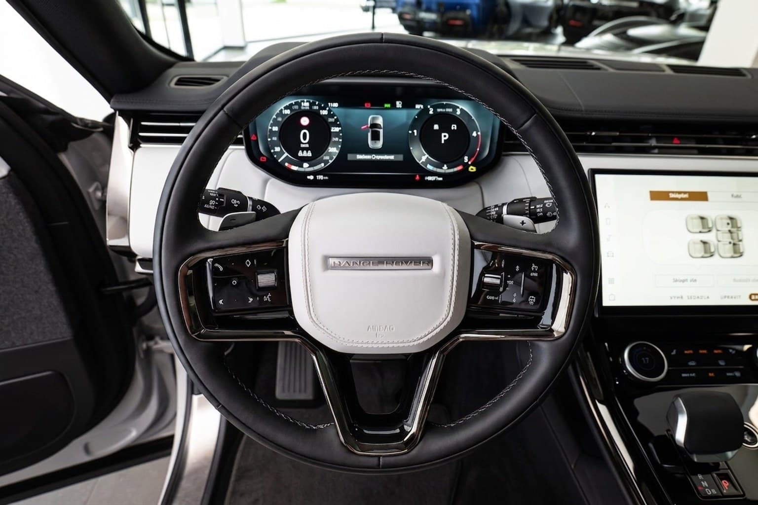 Салон Land Rover Range Rover Velar — предпродажная подготовка салона | Автоателье BIRSON СПб