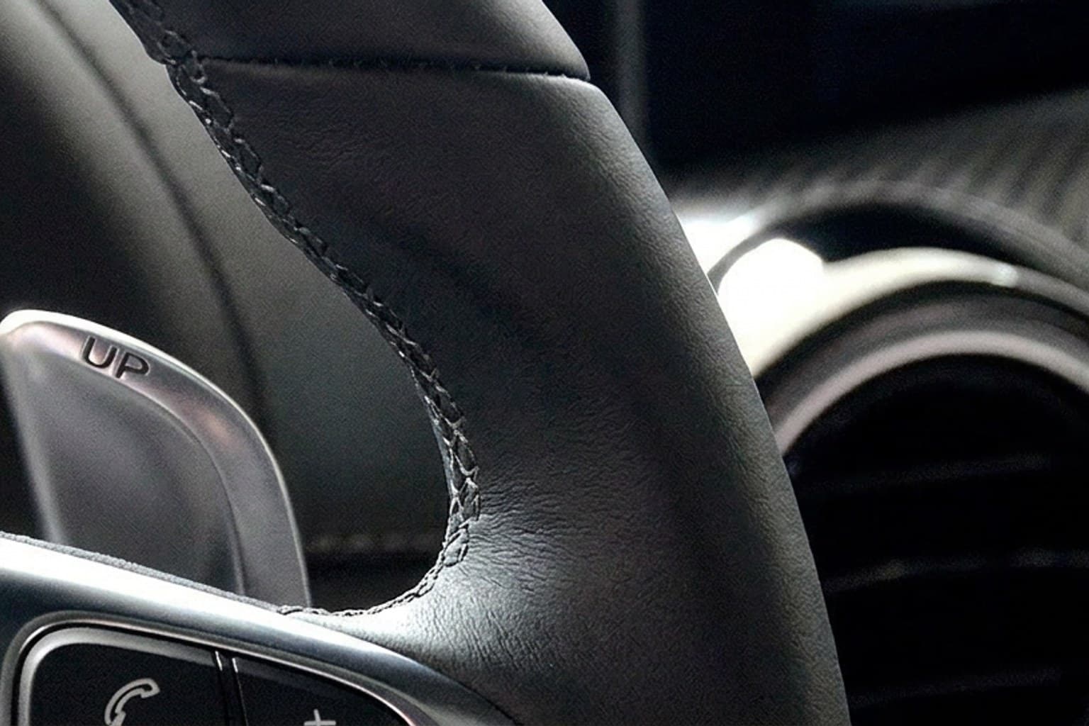 Салон Mercedes-Benz AMG GT — предпродажная подготовка салона | Автоателье BIRSON СПб