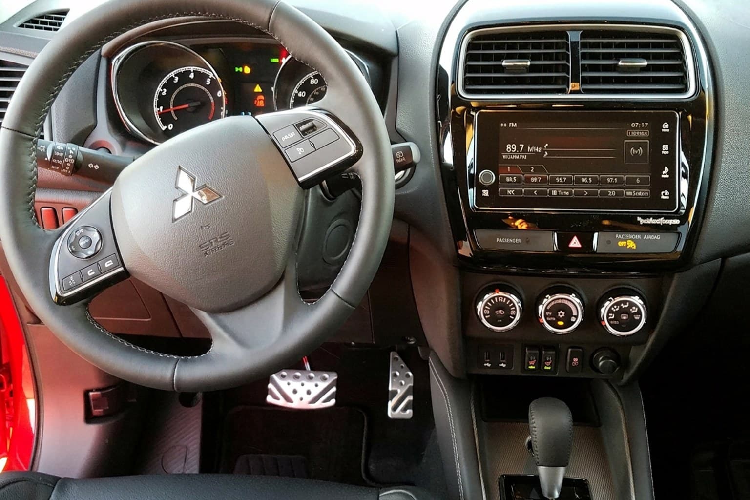 Салон Mitsubishi Outlander — предпродажная подготовка салона | Автоателье BIRSON СПб