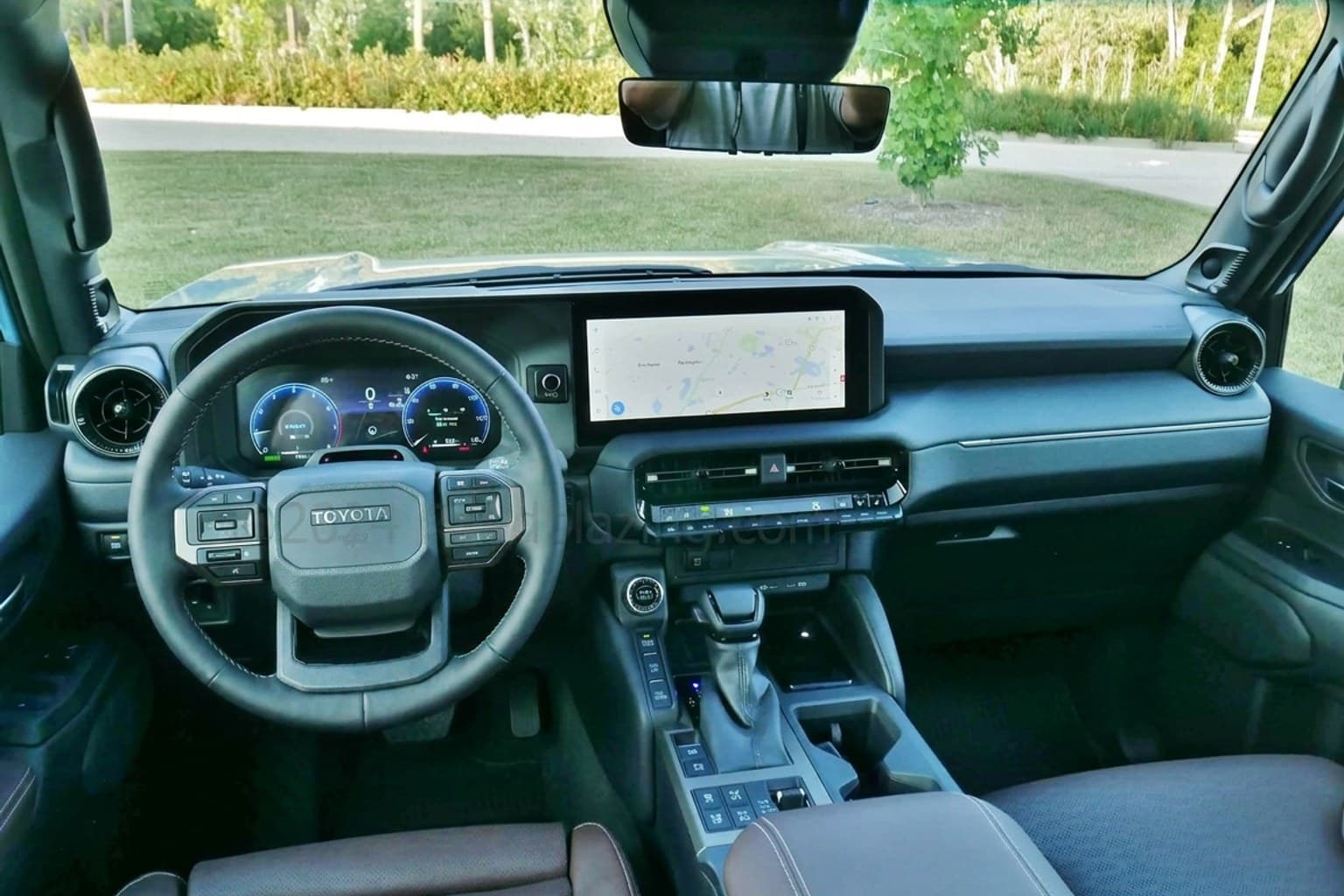 Салон Toyota Land Cruiser — предпродажная подготовка салона | Автоателье BIRSON СПб