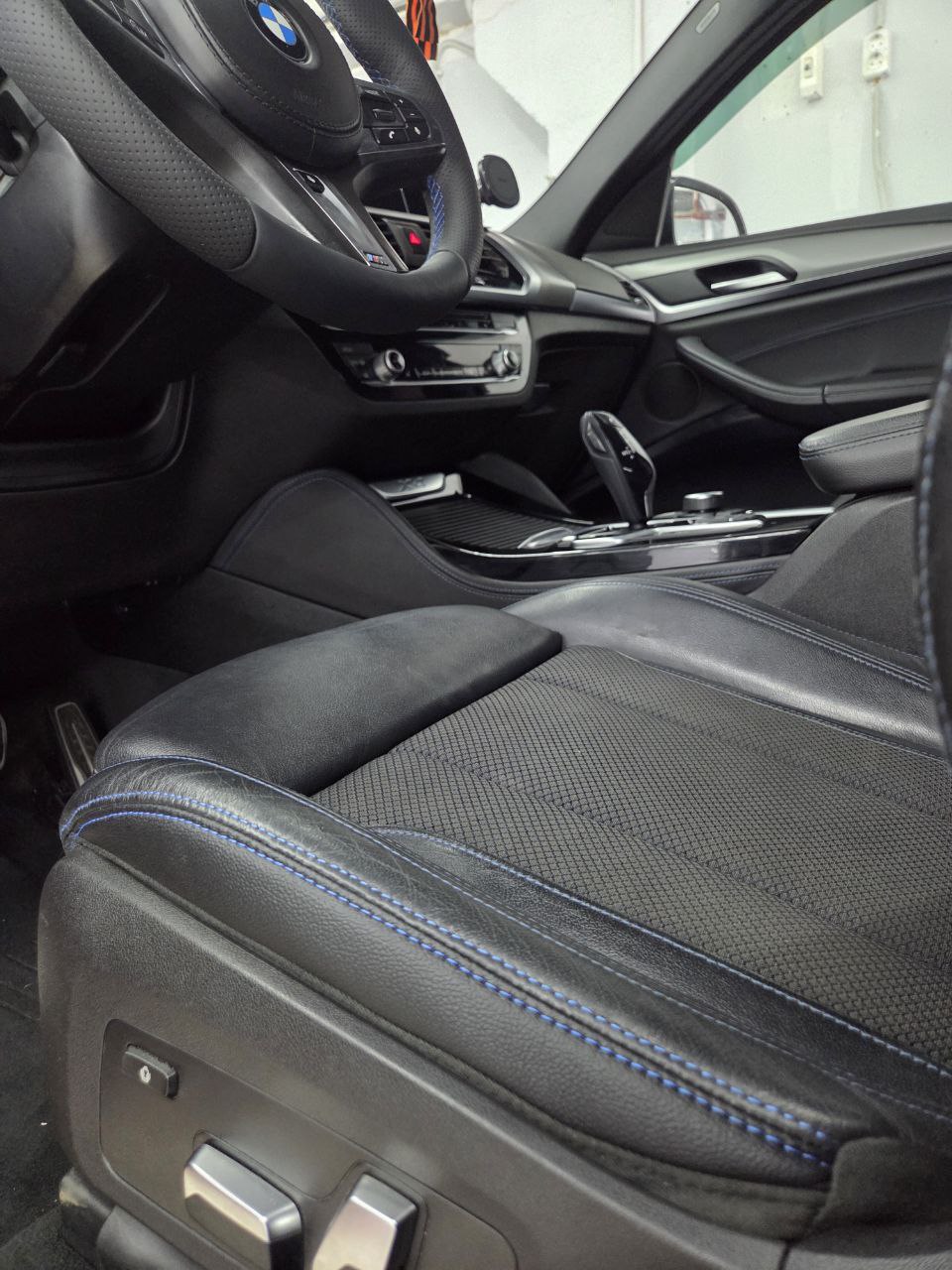 Ремонт кожаного сиденья BMW
